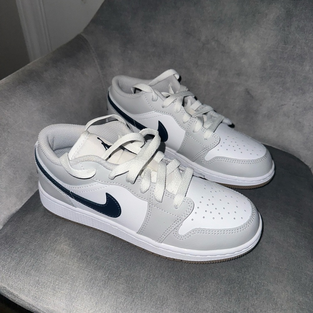 Nike Air Jordan 1 Low – Boys Size 4Y